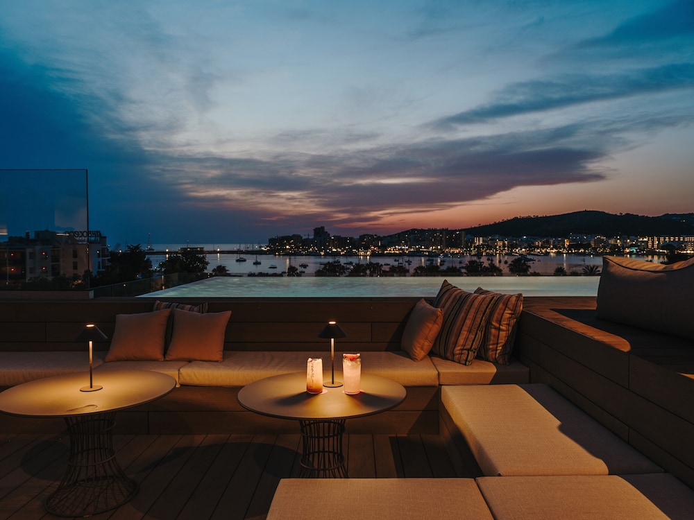 Bonito Ibiza by NCalma Hotels — Restaurant & bars in San Antonio, Balearic Islands