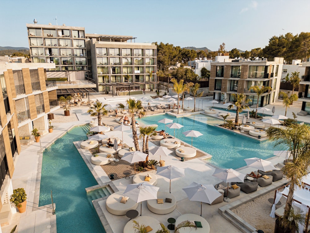 Bonito Ibiza by NCalma Hotels — Swimming pool in San Antonio, Balearic Islands