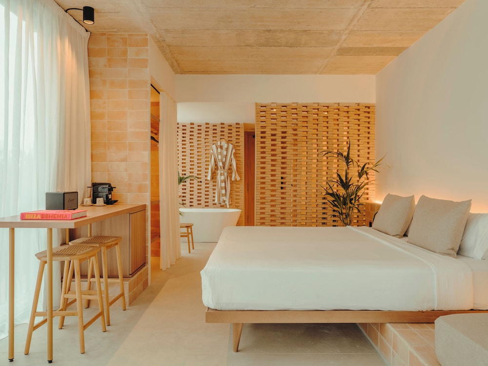 Bonito Ibiza by NCalma Hotels — Hotel rooms in San Antonio, Balearic Islands