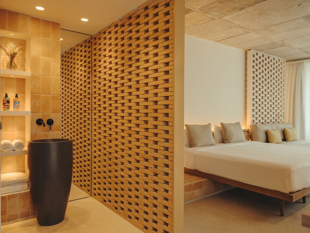Bonito Ibiza by NCalma Hotels — Hotel rooms in San Antonio, Balearic Islands