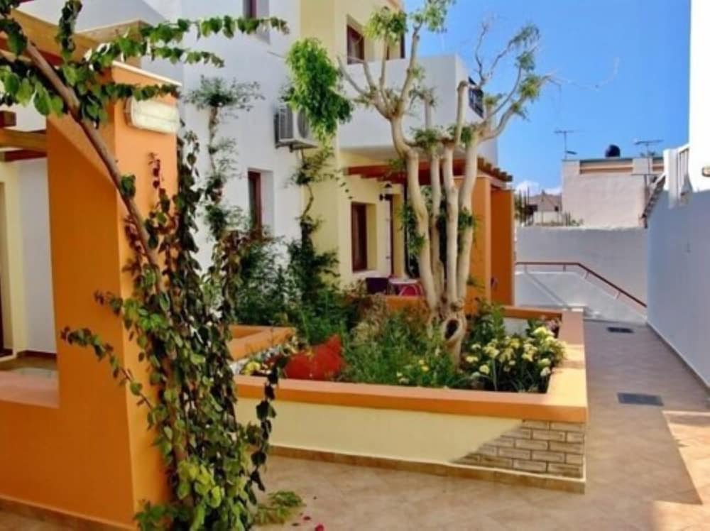 Irida Apartments by Estia — Hotel building in Malia