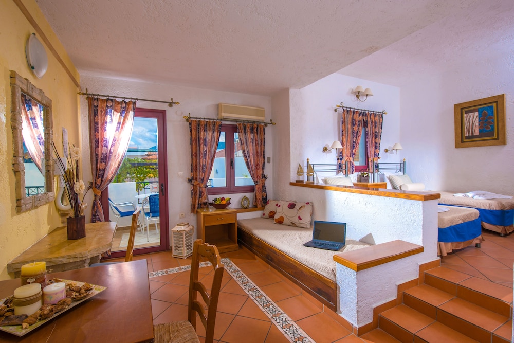 Irida Apartments by Estia — Hotel rooms in Malia