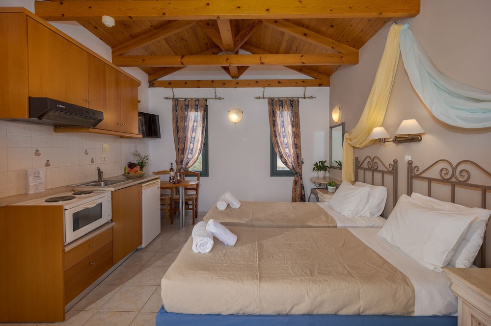 Irida Apartments by Estia — Hotel rooms in Malia