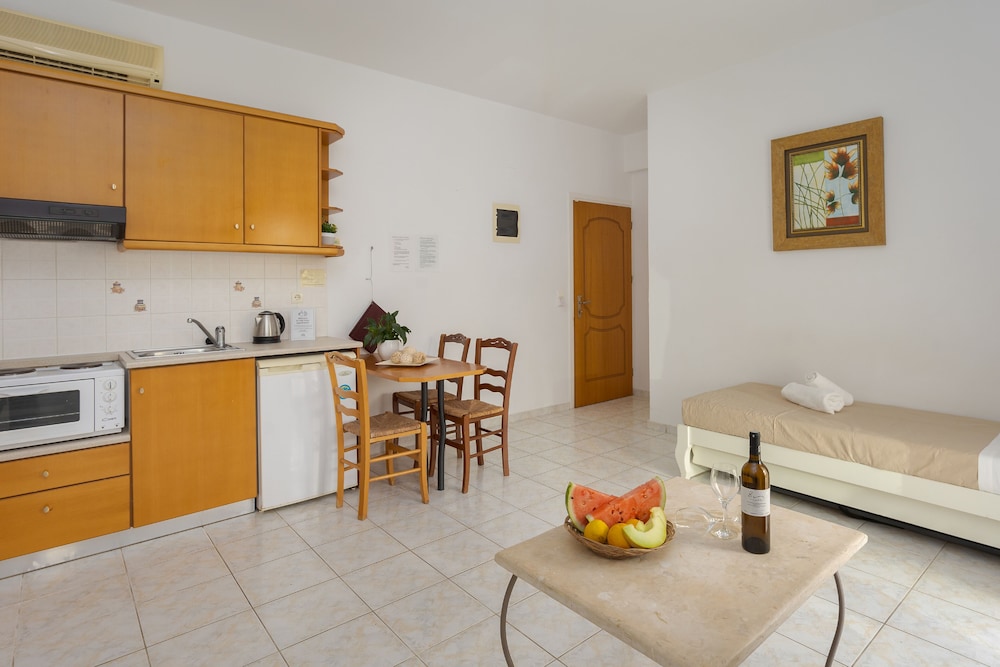 Irida Apartments by Estia — Hotel rooms in Malia