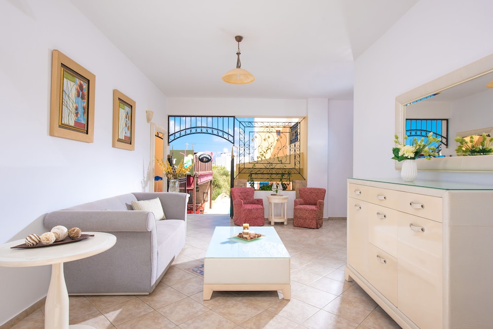 Irida Apartments by Estia — Hotel rooms in Malia