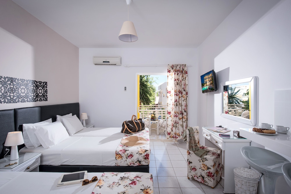 Stella Maria — Hotel rooms in Malia