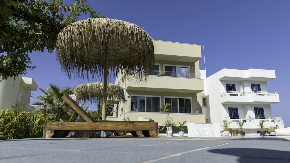 Stella Maria — Hotel building in Malia