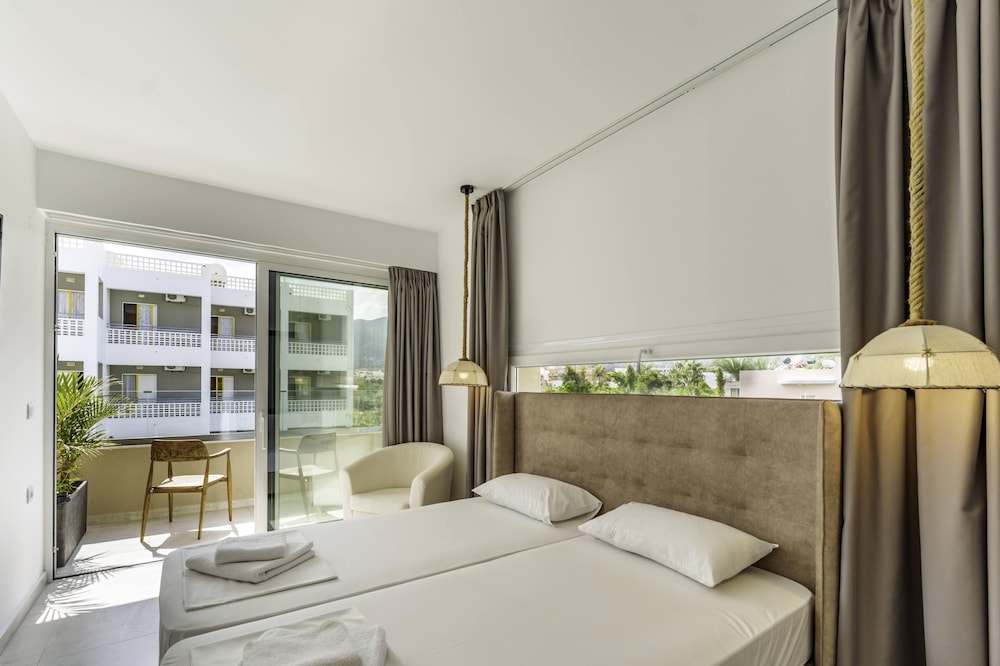 Stella Maria — Hotel rooms in Malia