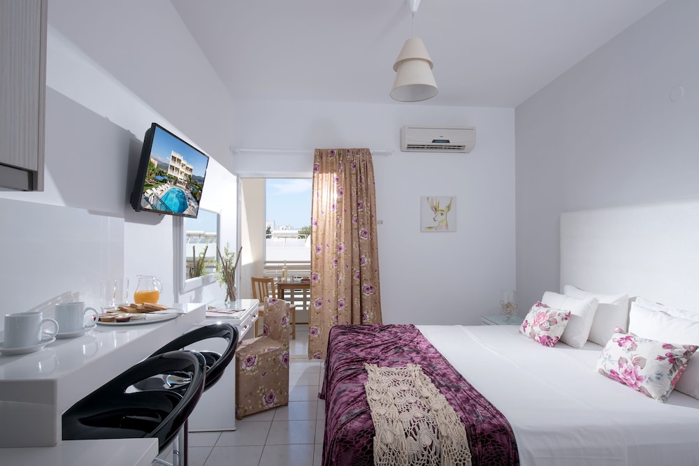 Stella Maria — Hotel rooms in Malia