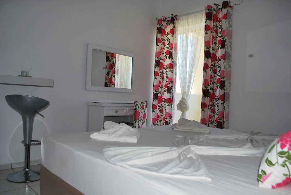 Stella Maria — Hotel rooms in Malia