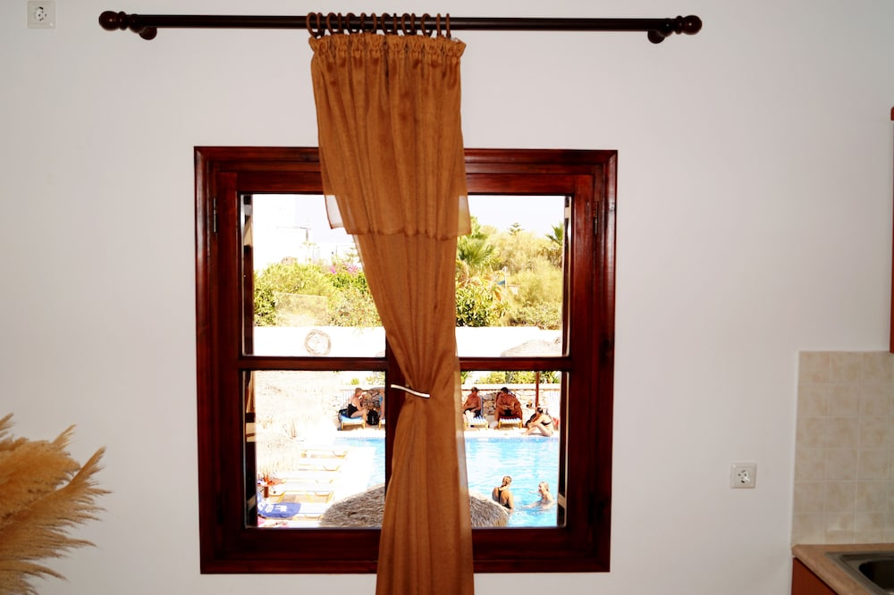 Villa Angira — Hotel rooms in Kamari, South Aegean