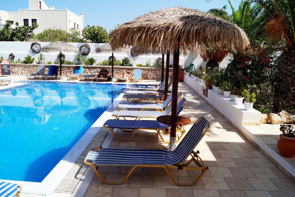 Villa Angira — Swimming pool in Kamari, South Aegean