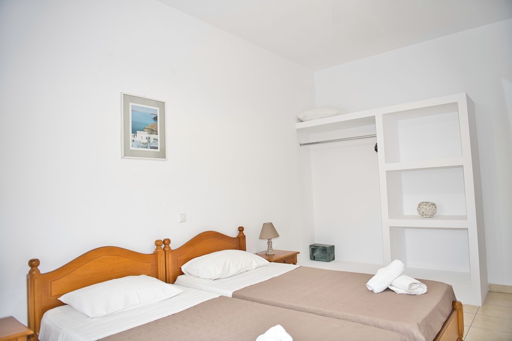 Villa Angira — Hotel rooms in Kamari, South Aegean