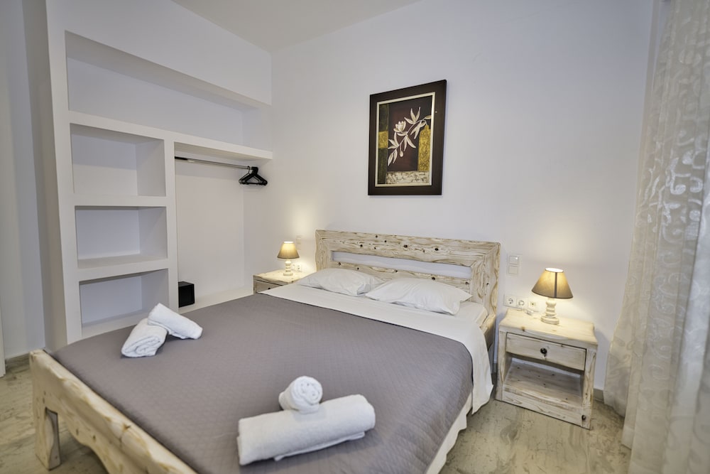 Villa Angira — Hotel rooms in Kamari, South Aegean