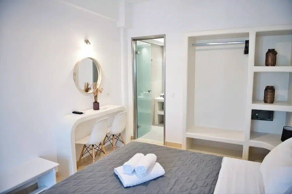 Villa Angira — Hotel rooms in Kamari, South Aegean
