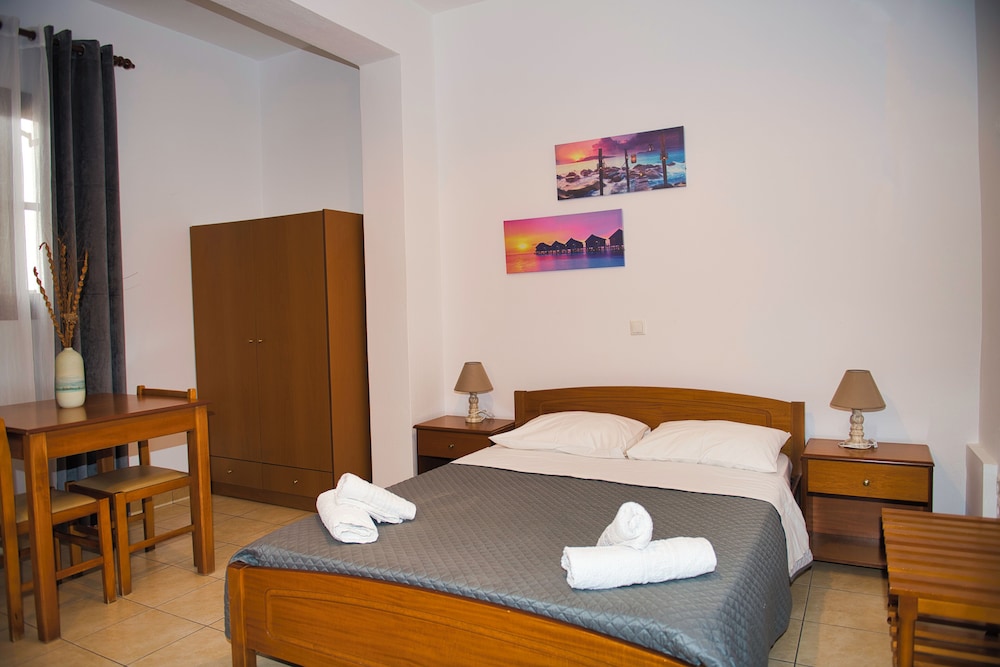 Villa Angira — Hotel rooms in Kamari, South Aegean