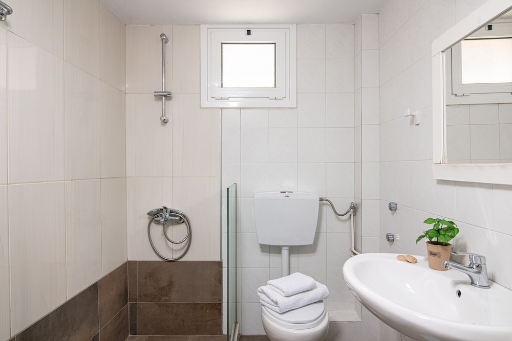 Golden Valentin Apartments — Hotel rooms in Hersonissos
