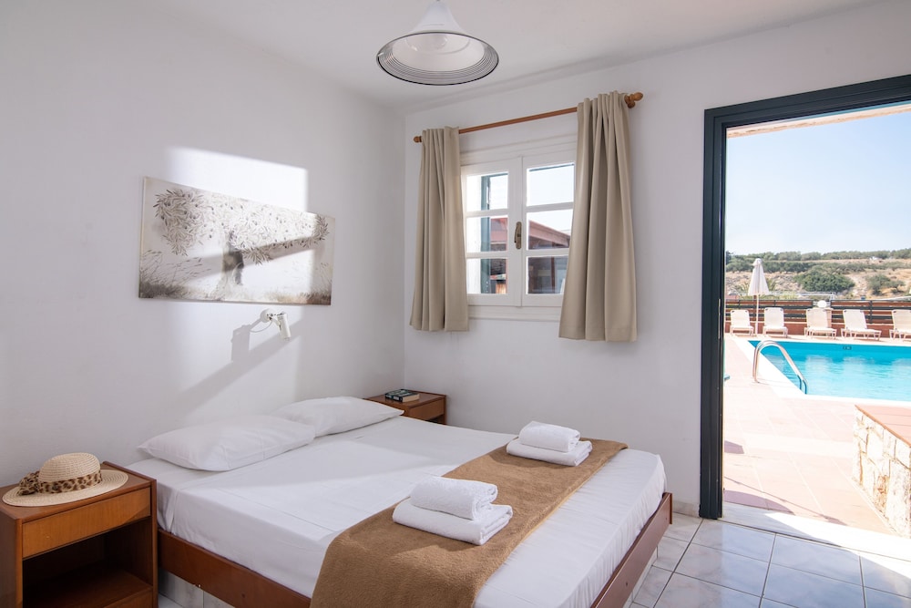 Golden Valentin Apartments — Hotel rooms in Hersonissos