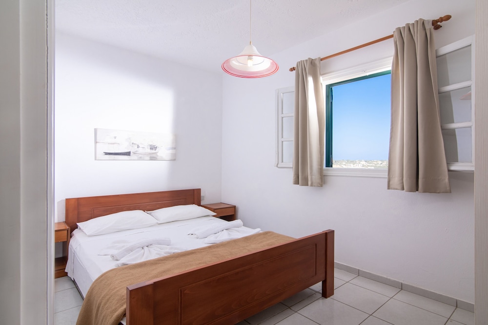 Golden Valentin Apartments — Hotel rooms in Hersonissos