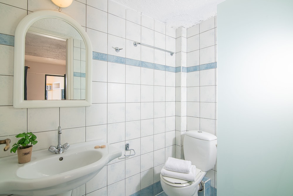 Golden Valentin Apartments — Hotel rooms in Hersonissos