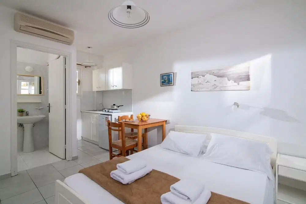 Golden Valentin Apartments — Hotel rooms in Hersonissos