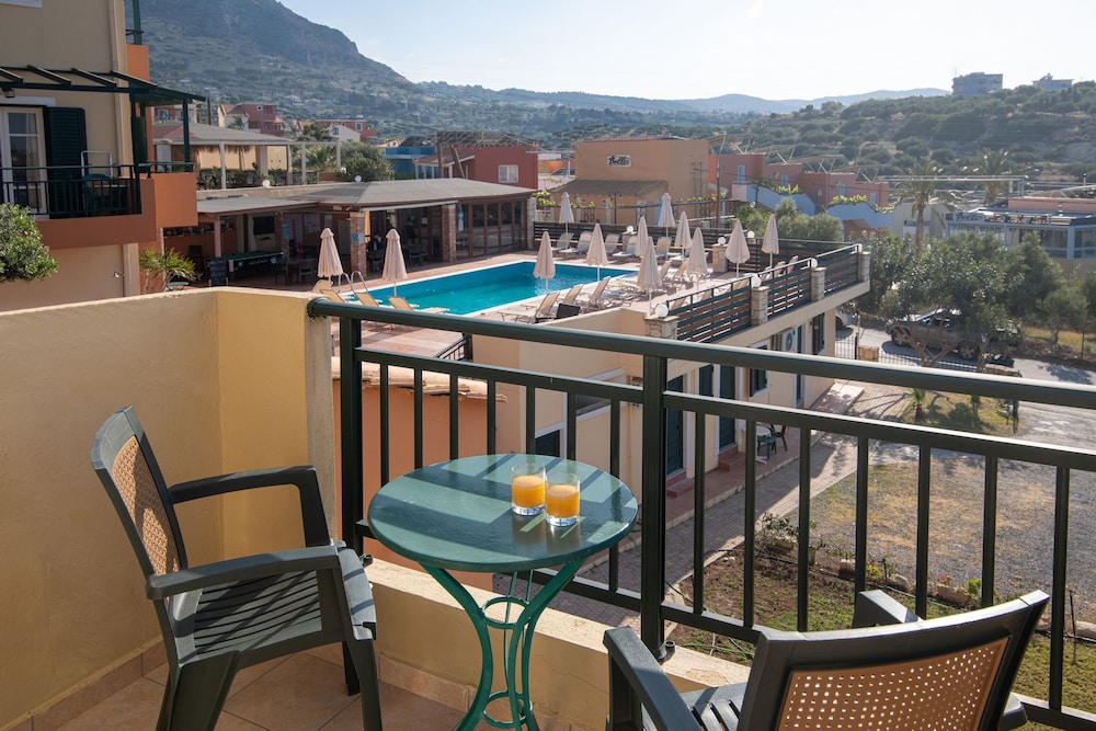 Golden Valentin Apartments — Swimming pool in Hersonissos