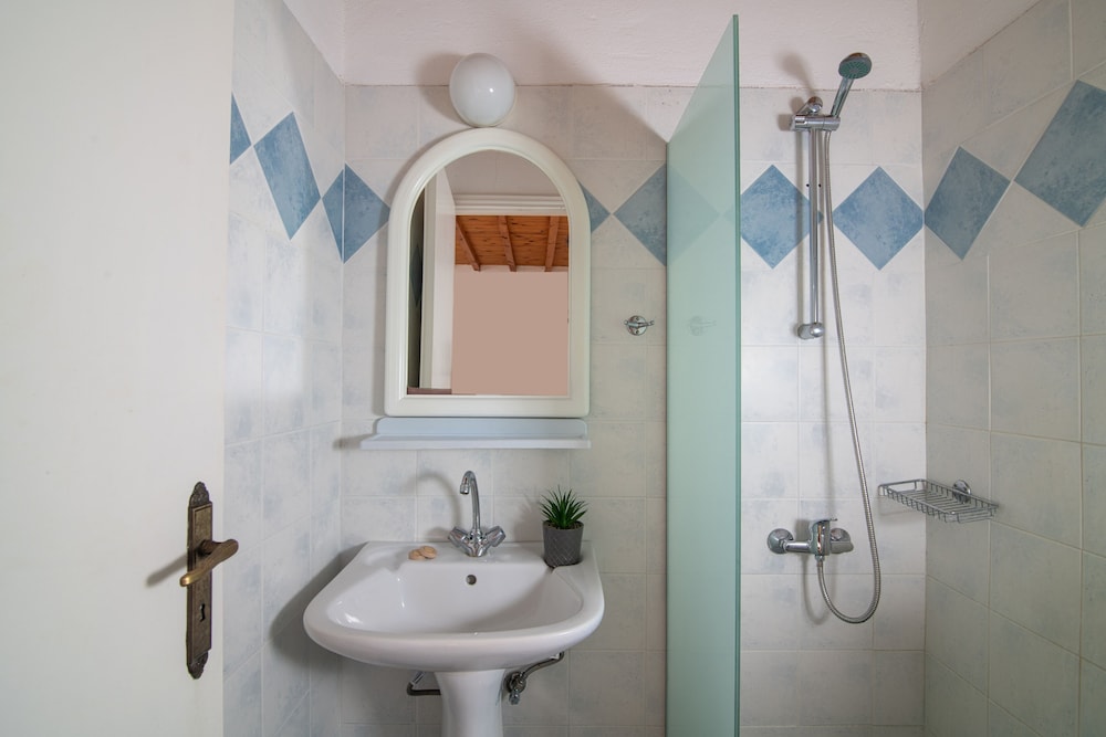 Golden Valentin Apartments — Hotel rooms in Hersonissos