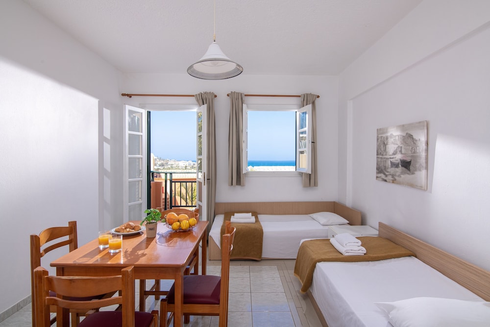 Golden Valentin Apartments — Hotel rooms in Hersonissos