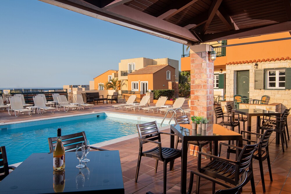 Golden Valentin Apartments — Swimming pool in Hersonissos