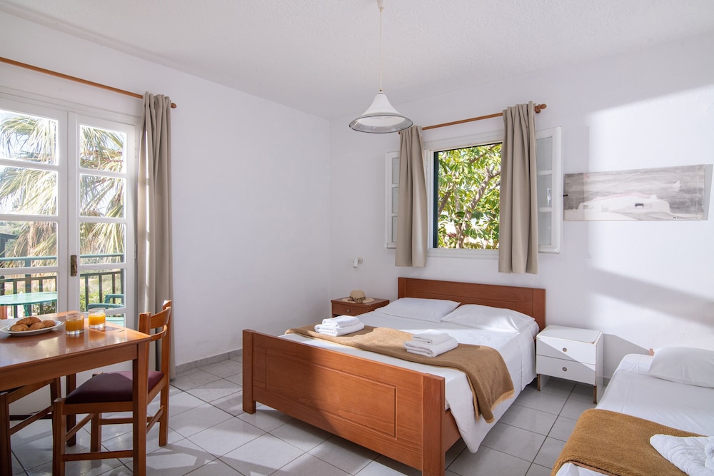Golden Valentin Apartments — Hotel rooms in Hersonissos
