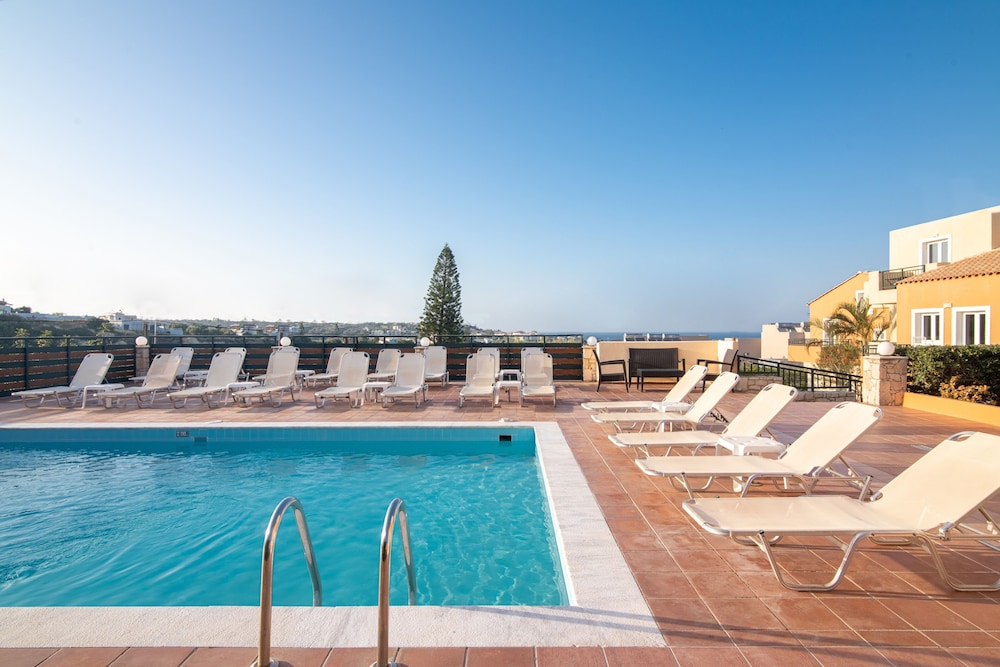 Golden Valentin Apartments — Main photo in Hersonissos