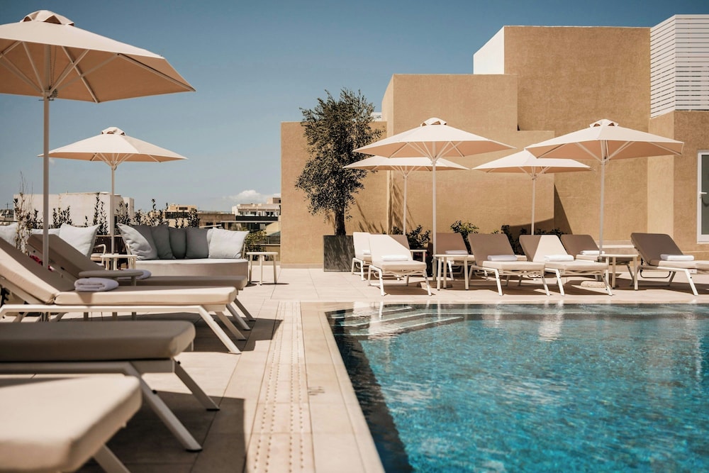 Courtyard by Marriott Sliema — Swimming pool in Sliema, Malta Island