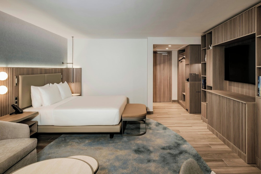 Courtyard by Marriott Sliema — Hotel rooms in Sliema, Malta Island