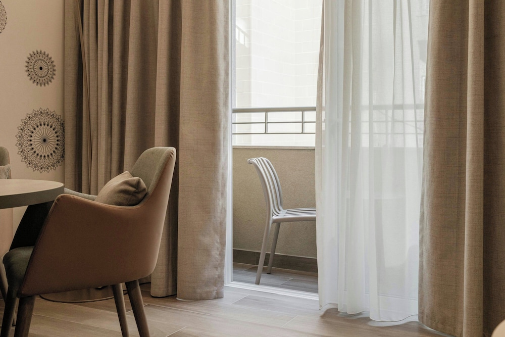 Courtyard by Marriott Sliema — Hotel rooms in Sliema, Malta Island