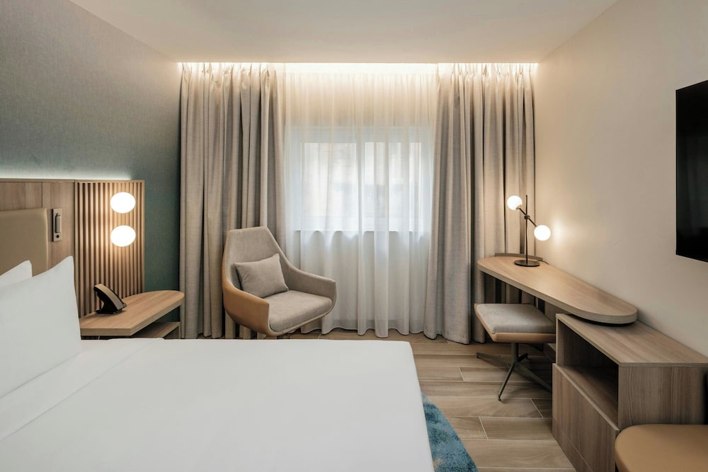 Courtyard by Marriott Sliema — Hotel rooms in Sliema, Malta Island