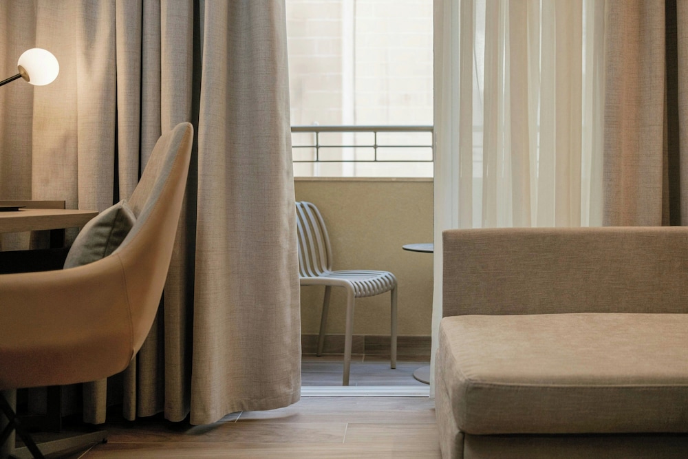 Courtyard by Marriott Sliema — Hotel rooms in Sliema, Malta Island