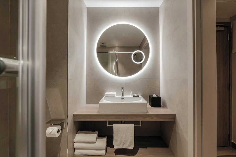 Courtyard by Marriott Sliema — Hotel rooms in Sliema, Malta Island