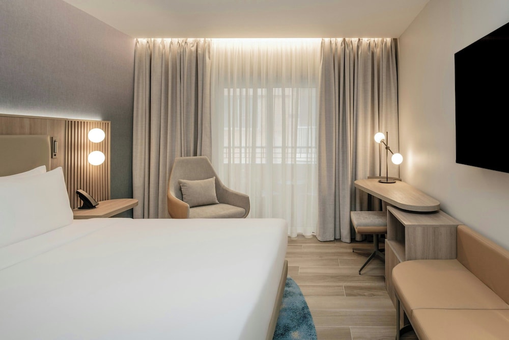 Courtyard by Marriott Sliema — Hotel rooms in Sliema, Malta Island