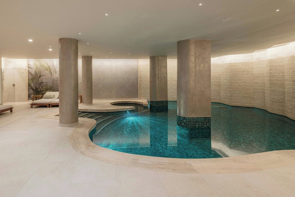 Courtyard by Marriott Sliema — Swimming pool in Sliema, Malta Island