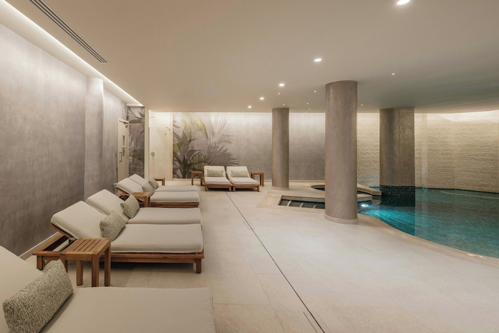 Courtyard by Marriott Sliema — Swimming pool in Sliema, Malta Island