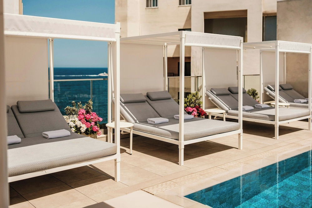 Courtyard by Marriott Sliema — Swimming pool in Sliema, Malta Island