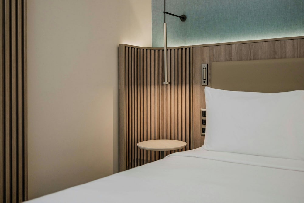 Courtyard by Marriott Sliema — Hotel rooms in Sliema, Malta Island
