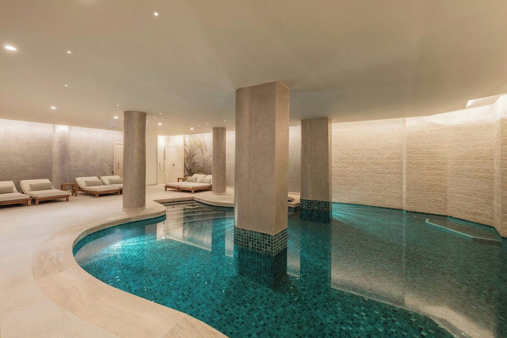 Courtyard by Marriott Sliema — Swimming pool in Sliema, Malta Island