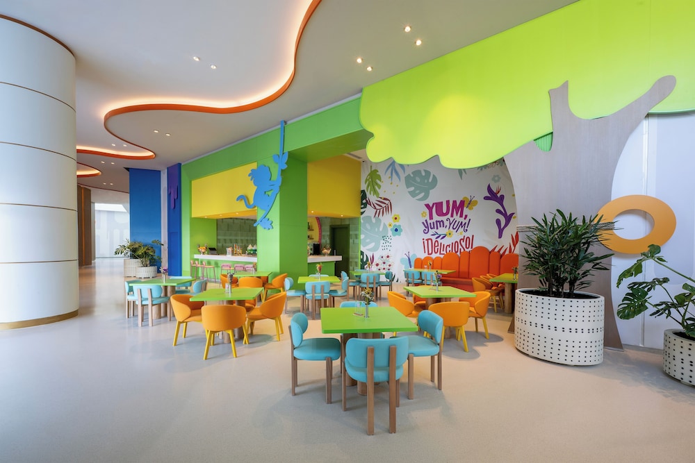 The Land of Legends Nickelodeon Hotels Antalya — Restaurant & bars in Belek