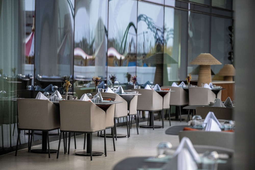 The Land of Legends Nickelodeon Hotels Antalya — Restaurant & bars in Belek