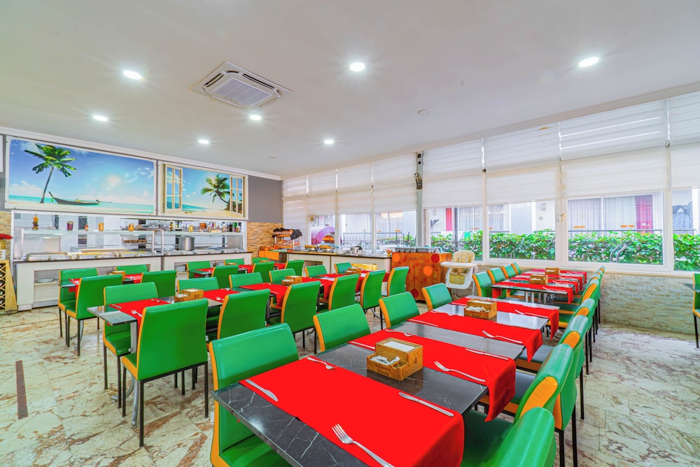 Sayanora Hotel- All Inclusive — Restaurant & bars in Side