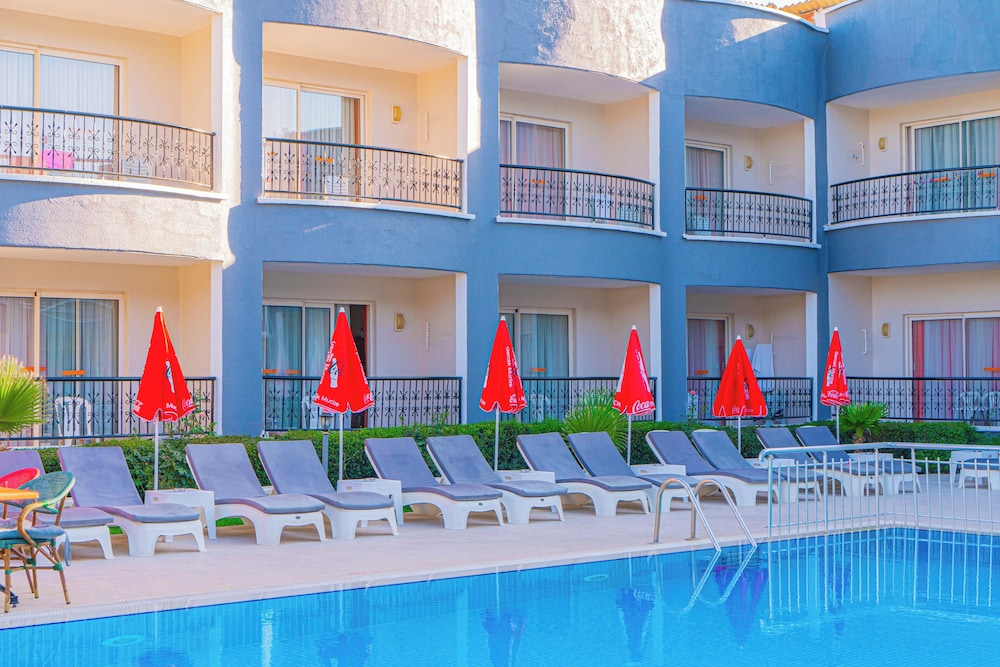 Sayanora Hotel- All Inclusive — Hotel building in Side