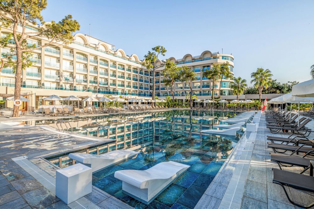 Berry Blue Hotels - All Inclusive — Swimming pool in Side