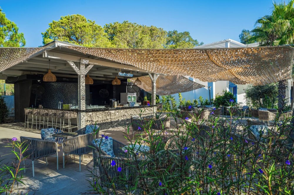 Berry Blue Hotels - All Inclusive — Restaurant & bars in Side
