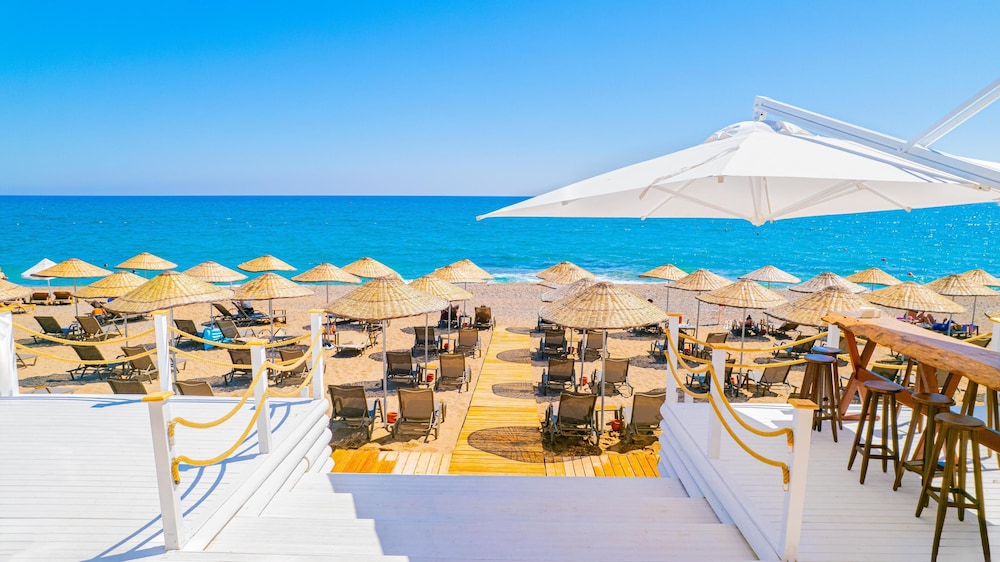 Berry Blue Hotels - All Inclusive — Beach in Side
